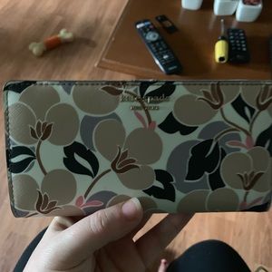 Kate spade bifold wallet